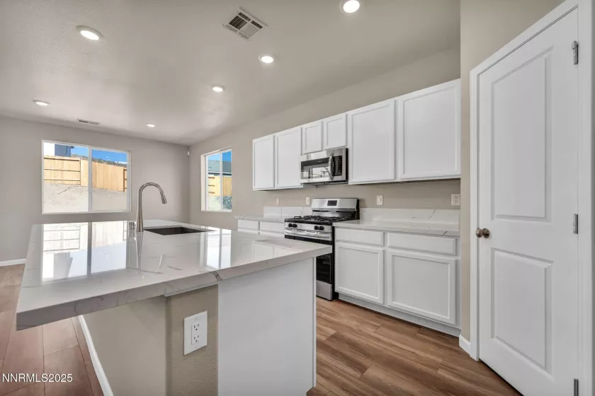 730 Kess, Reno, Nevada 89506, 3 Bedrooms Bedrooms, ,3 BathroomsBathrooms,Residential,Residential,Kess,250053048