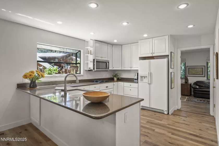 885 Dyer, Incline Village, Nevada 89451, 4 Bedrooms Bedrooms, ,3 BathroomsBathrooms,Residential,Residential,Dyer,250053049