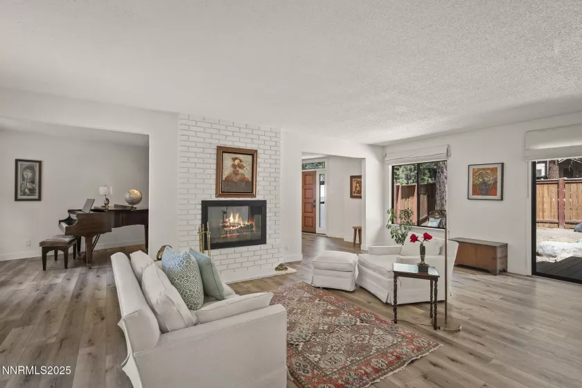885 Dyer, Incline Village, Nevada 89451, 4 Bedrooms Bedrooms, ,3 BathroomsBathrooms,Residential,Residential,Dyer,250053049