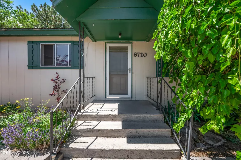 8720 Aquifer, Reno, Nevada 89506, 3 Bedrooms Bedrooms, ,2 BathroomsBathrooms,Residential,Residential,Aquifer,250051918