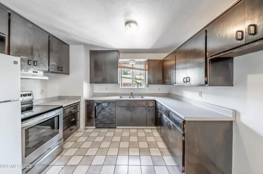 8720 Aquifer, Reno, Nevada 89506, 3 Bedrooms Bedrooms, ,2 BathroomsBathrooms,Residential,Residential,Aquifer,250051918