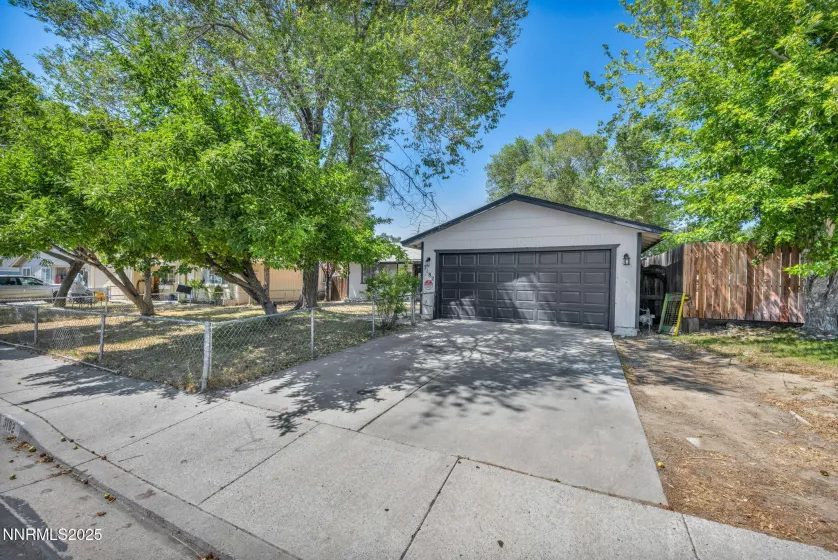 3182 Shriver, Carson City, Nevada 89701, 3 Bedrooms Bedrooms, ,2 BathroomsBathrooms,Residential,Residential,Shriver,250053056
