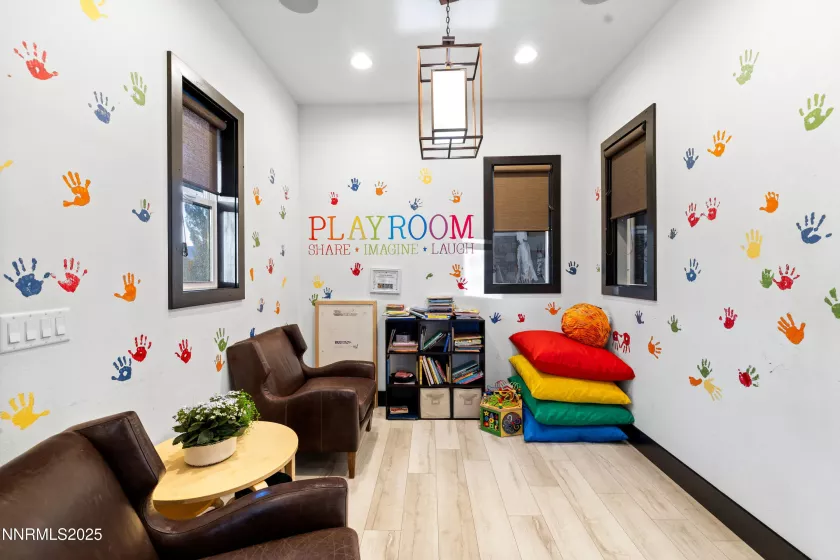 9845 Sea Breeze, Reno, Nevada 89521, 4 Bedrooms Bedrooms, ,3 BathroomsBathrooms,Residential,Residential,Sea Breeze,250050196
