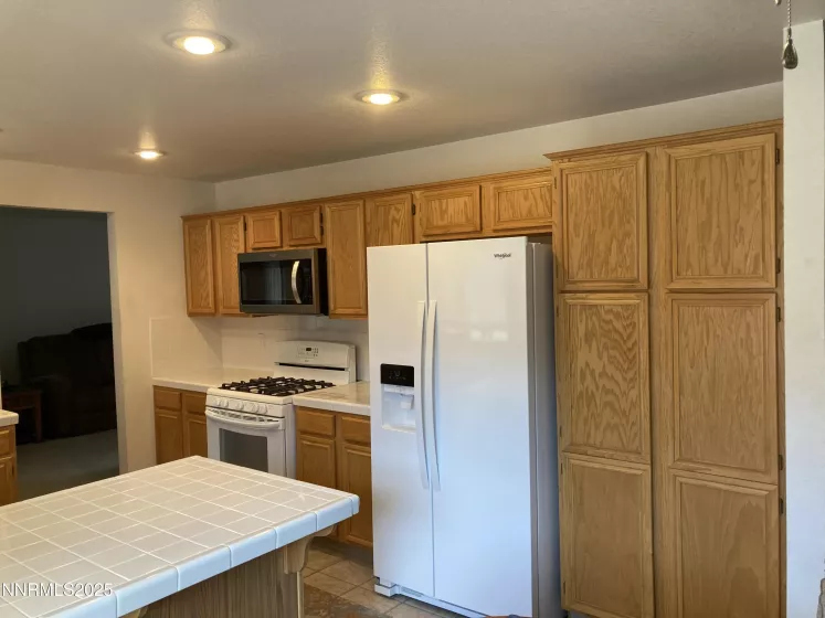 7956 White Falls, Reno, Nevada 89506, 4 Bedrooms Bedrooms, ,3 BathroomsBathrooms,Residential,Residential,White Falls,250053069
