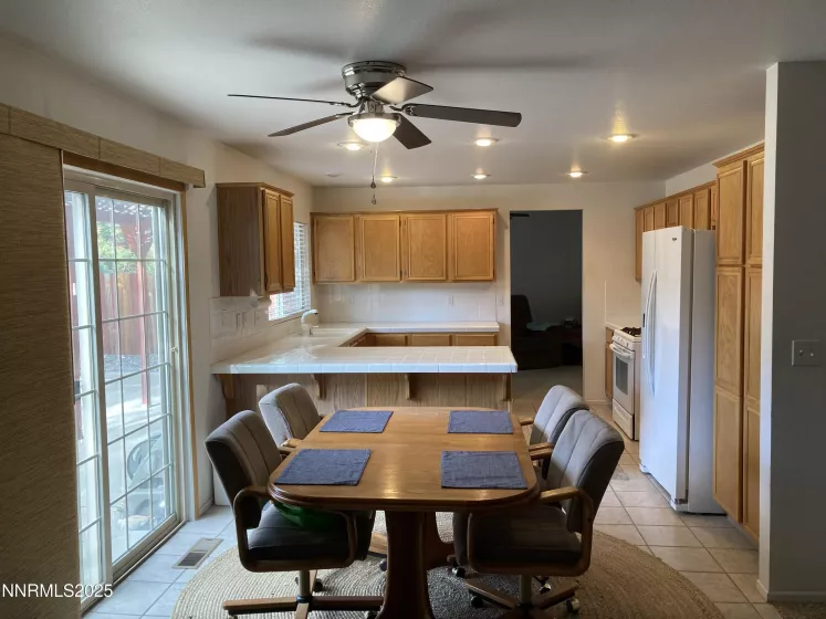 7956 White Falls, Reno, Nevada 89506, 4 Bedrooms Bedrooms, ,3 BathroomsBathrooms,Residential,Residential,White Falls,250053069