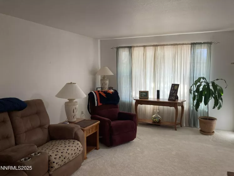 7956 White Falls, Reno, Nevada 89506, 4 Bedrooms Bedrooms, ,3 BathroomsBathrooms,Residential,Residential,White Falls,250053069