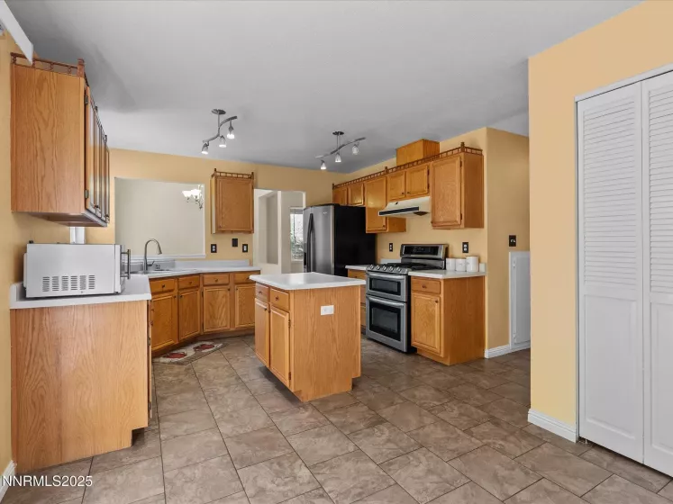 1652 Sierra Highlands, Reno, Nevada 89523, 3 Bedrooms Bedrooms, ,3 BathroomsBathrooms,Residential,Residential,Sierra Highlands,250053077