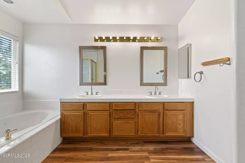 3095 Fairwood, Reno, Nevada 89502, 5 Bedrooms Bedrooms, ,3 BathroomsBathrooms,Residential Lease,Manufactured,Fairwood,250053082