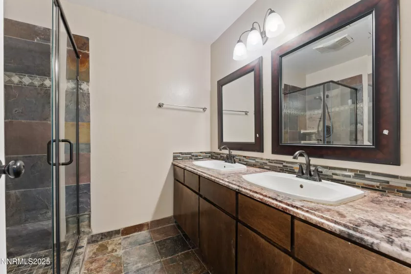 2955 Lakeside, Reno, Nevada 89509, 2 Bedrooms Bedrooms, ,2 BathroomsBathrooms,Residential,Residential,Lakeside,250053084