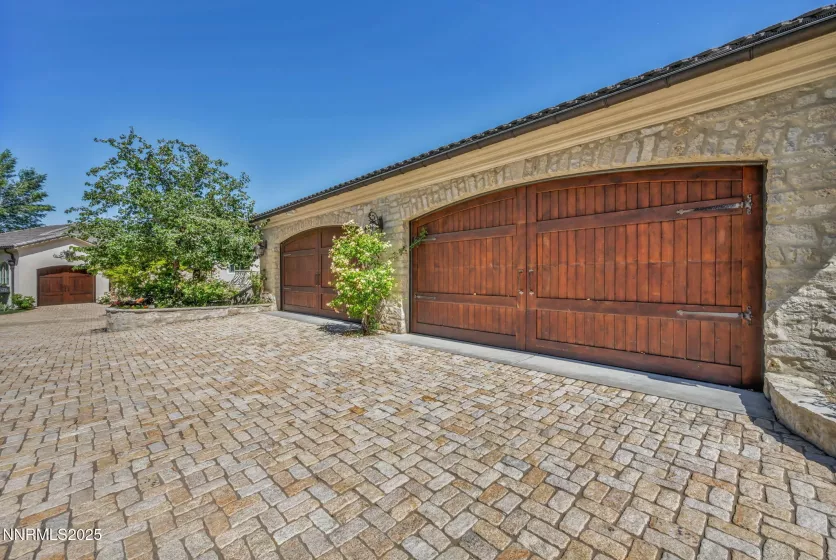 3820 Frost, Reno, Nevada 89511, 4 Bedrooms Bedrooms, ,6 BathroomsBathrooms,Residential,Residential,Frost,250053086