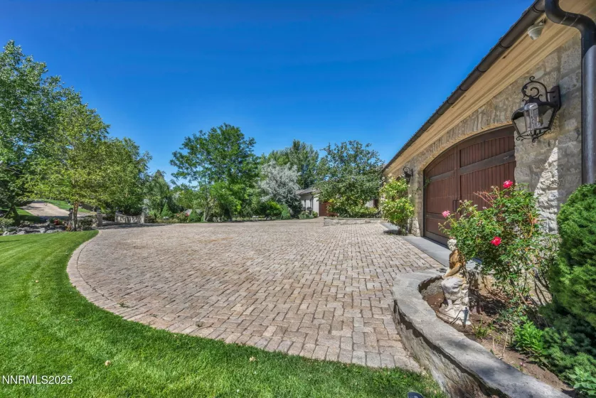 3820 Frost, Reno, Nevada 89511, 4 Bedrooms Bedrooms, ,6 BathroomsBathrooms,Residential,Residential,Frost,250053086