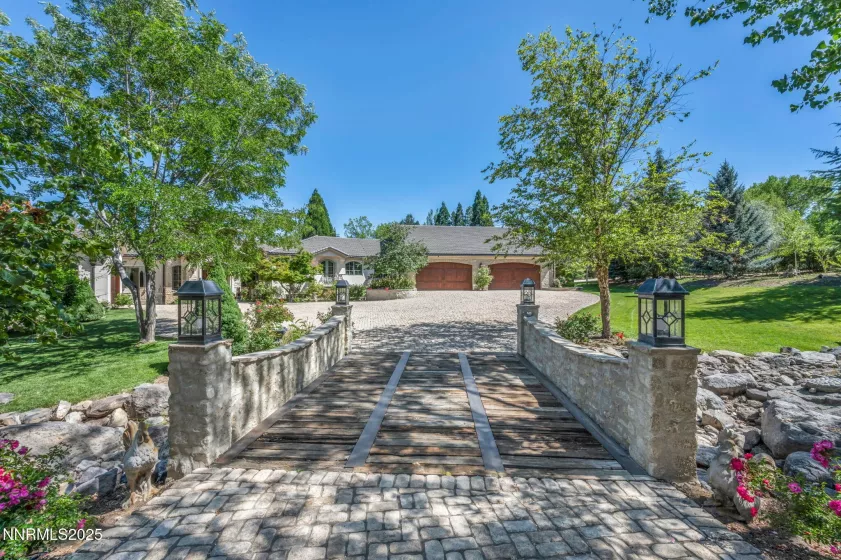 3820 Frost, Reno, Nevada 89511, 4 Bedrooms Bedrooms, ,6 BathroomsBathrooms,Residential,Residential,Frost,250053086