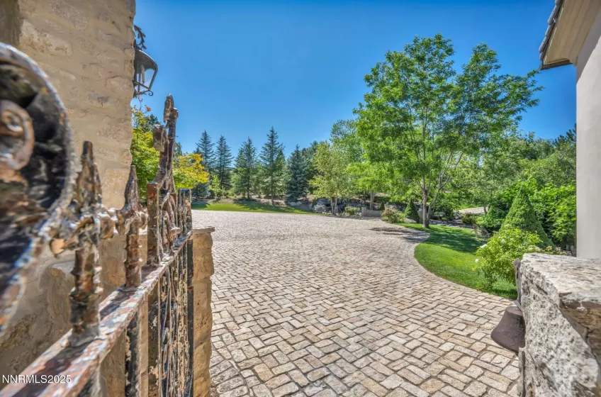 3820 Frost, Reno, Nevada 89511, 4 Bedrooms Bedrooms, ,6 BathroomsBathrooms,Residential,Residential,Frost,250053086
