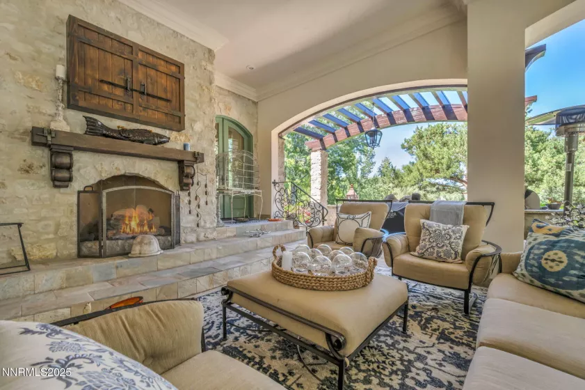 3820 Frost, Reno, Nevada 89511, 4 Bedrooms Bedrooms, ,6 BathroomsBathrooms,Residential,Residential,Frost,250053086