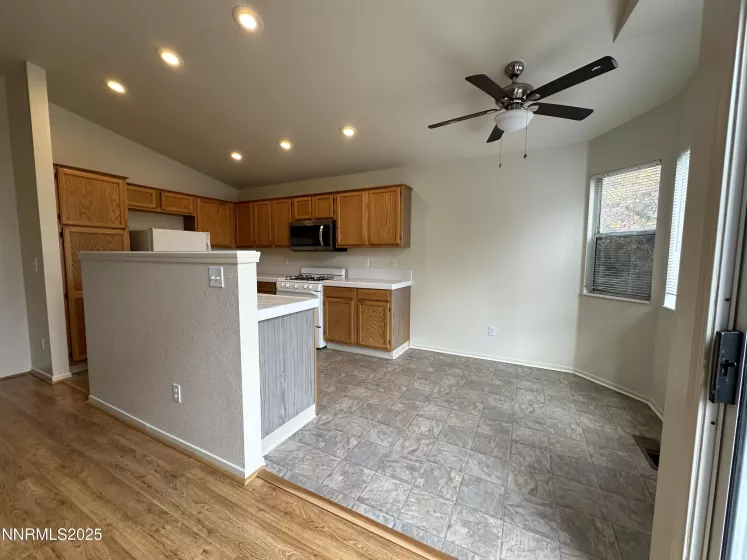 6136 Greenbrook, Reno, Nevada 89511, 4 Bedrooms Bedrooms, ,2 BathroomsBathrooms,Residential Lease,Manufactured,Greenbrook,250053090