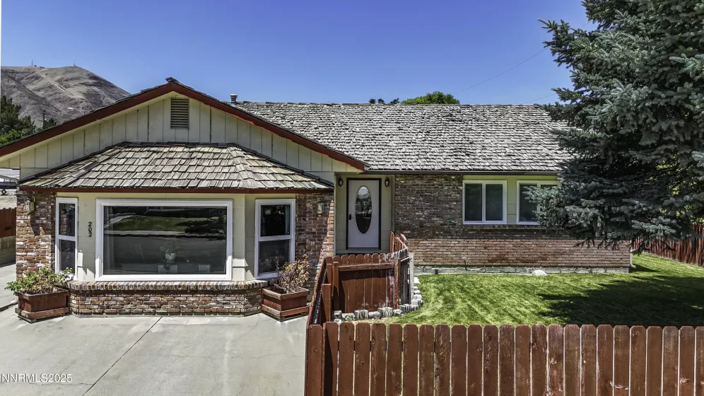 202 Summit, Winnemucca, Nevada 89445, 3 Bedrooms Bedrooms, ,2 BathroomsBathrooms,Residential,Residential,Summit,250053091