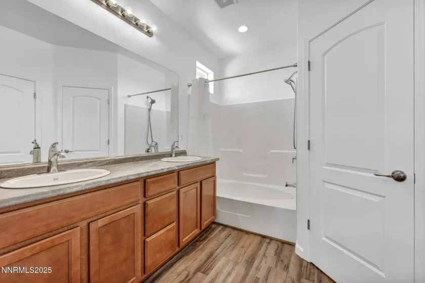 234 Red Oak, Fernley, Nevada 89408, 3 Bedrooms Bedrooms, ,2 BathroomsBathrooms,Residential,Residential,Red Oak,250053092