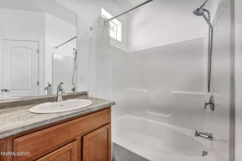 234 Red Oak, Fernley, Nevada 89408, 3 Bedrooms Bedrooms, ,2 BathroomsBathrooms,Residential,Residential,Red Oak,250053092
