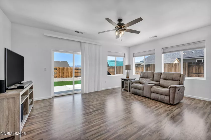 234 Red Oak, Fernley, Nevada 89408, 3 Bedrooms Bedrooms, ,2 BathroomsBathrooms,Residential,Residential,Red Oak,250053092