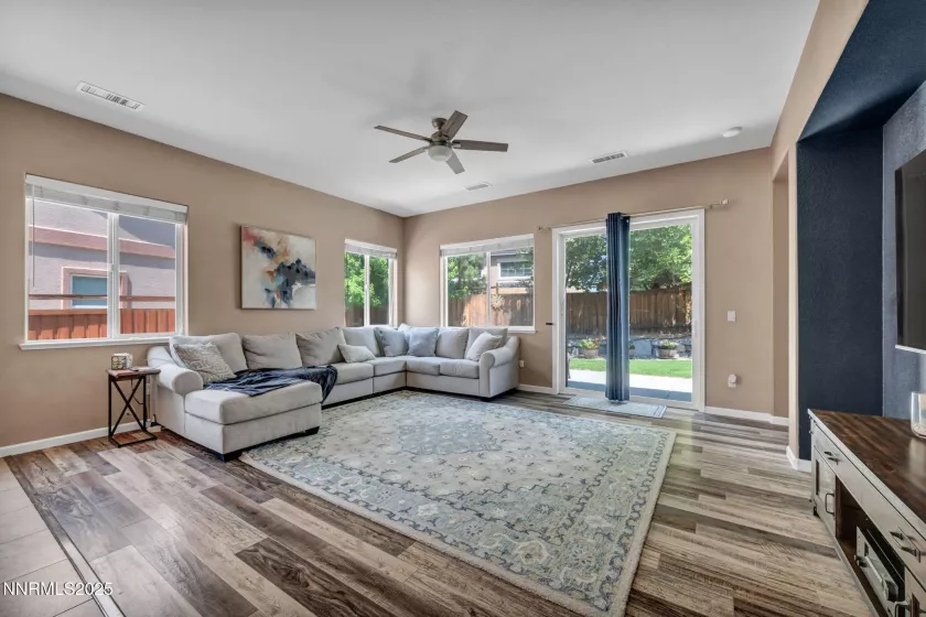 4080 Big Bang, Sparks, Nevada 89436, 4 Bedrooms Bedrooms, ,3 BathroomsBathrooms,Residential,Residential,Big Bang,250053093