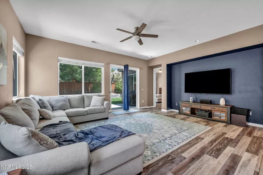 4080 Big Bang, Sparks, Nevada 89436, 4 Bedrooms Bedrooms, ,3 BathroomsBathrooms,Residential,Residential,Big Bang,250053093