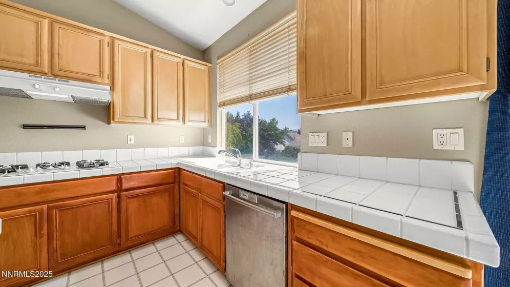7302 Little Easy, Sparks, Nevada 89436, 4 Bedrooms Bedrooms, ,3 BathroomsBathrooms,Residential,Residential,Little Easy,250053094