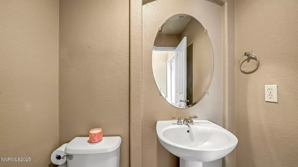7302 Little Easy, Sparks, Nevada 89436, 4 Bedrooms Bedrooms, ,3 BathroomsBathrooms,Residential,Residential,Little Easy,250053094