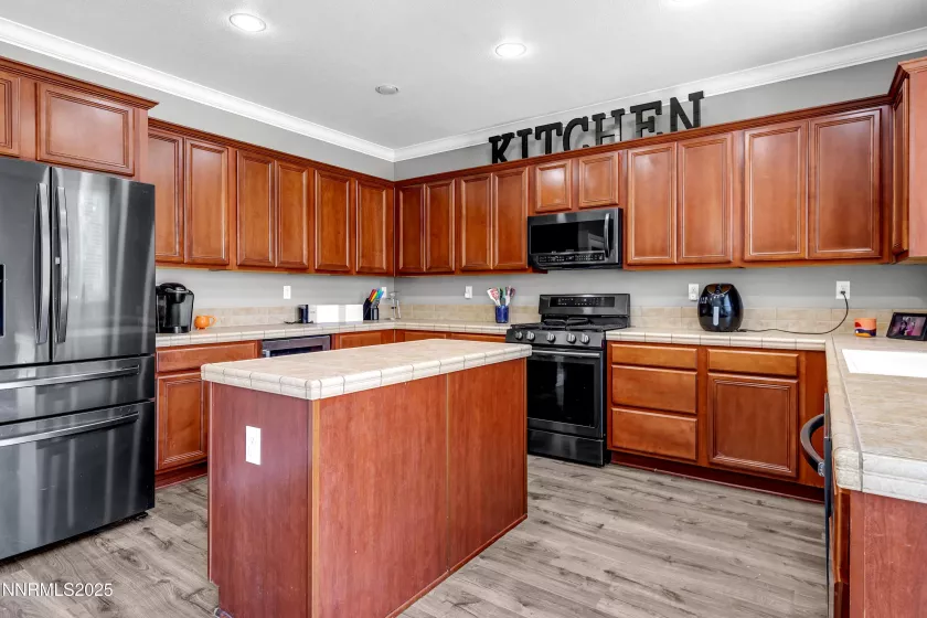 3706 Lepus, Sparks, Nevada 89436, 4 Bedrooms Bedrooms, ,3 BathroomsBathrooms,Residential,Residential,Lepus,250053100