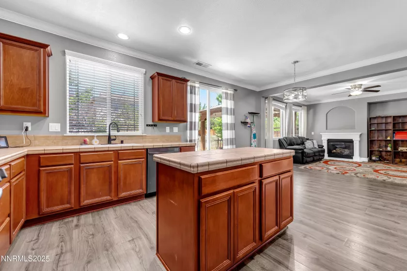 3706 Lepus, Sparks, Nevada 89436, 4 Bedrooms Bedrooms, ,3 BathroomsBathrooms,Residential,Residential,Lepus,250053100