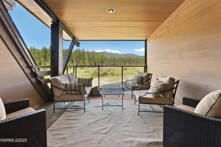 17 Beach Club, Stateline, Nevada 89449, 4 Bedrooms Bedrooms, ,5 BathroomsBathrooms,Residential,Residential,Beach Club,250053103