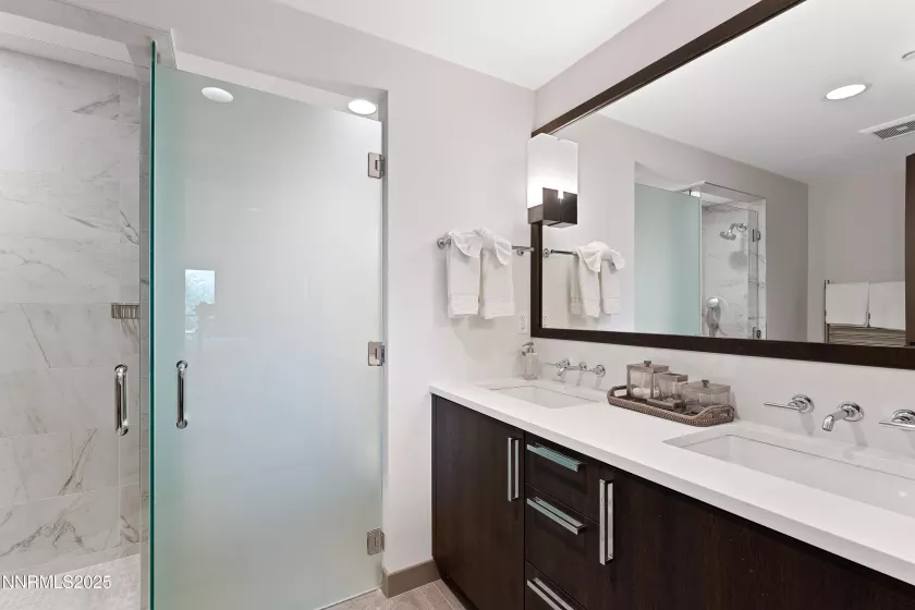 17 Beach Club, Stateline, Nevada 89449, 4 Bedrooms Bedrooms, ,5 BathroomsBathrooms,Residential,Residential,Beach Club,250053103