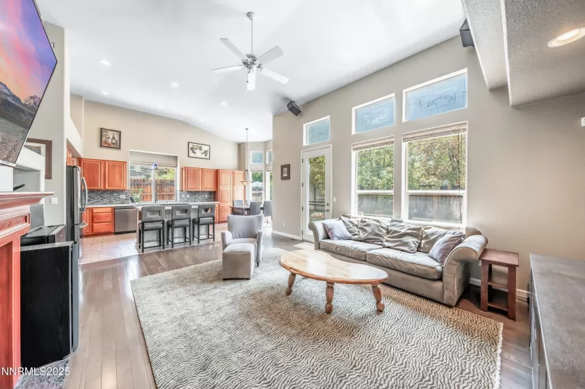 4999 Foxcreek, Reno, Nevada 89519, 4 Bedrooms Bedrooms, ,3 BathroomsBathrooms,Residential,Residential,Foxcreek,250053105
