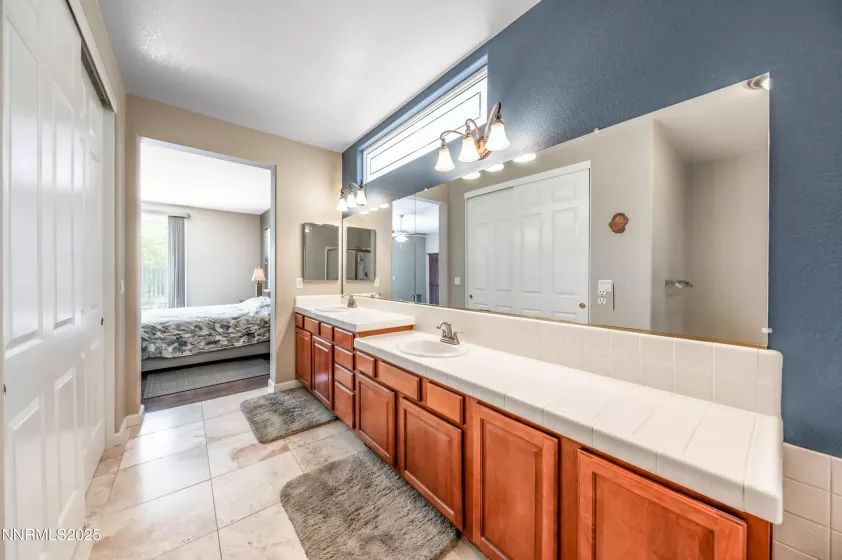 4999 Foxcreek, Reno, Nevada 89519, 4 Bedrooms Bedrooms, ,3 BathroomsBathrooms,Residential,Residential,Foxcreek,250053105