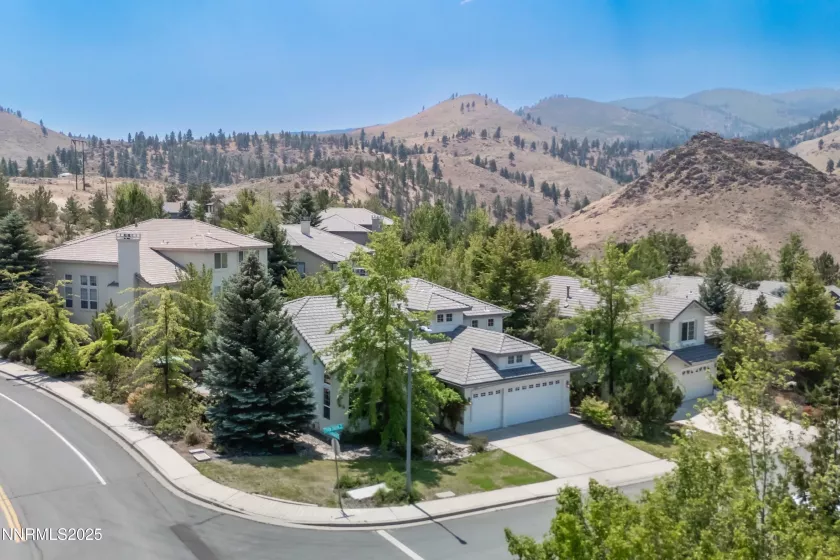 4999 Foxcreek, Reno, Nevada 89519, 4 Bedrooms Bedrooms, ,3 BathroomsBathrooms,Residential,Residential,Foxcreek,250053105