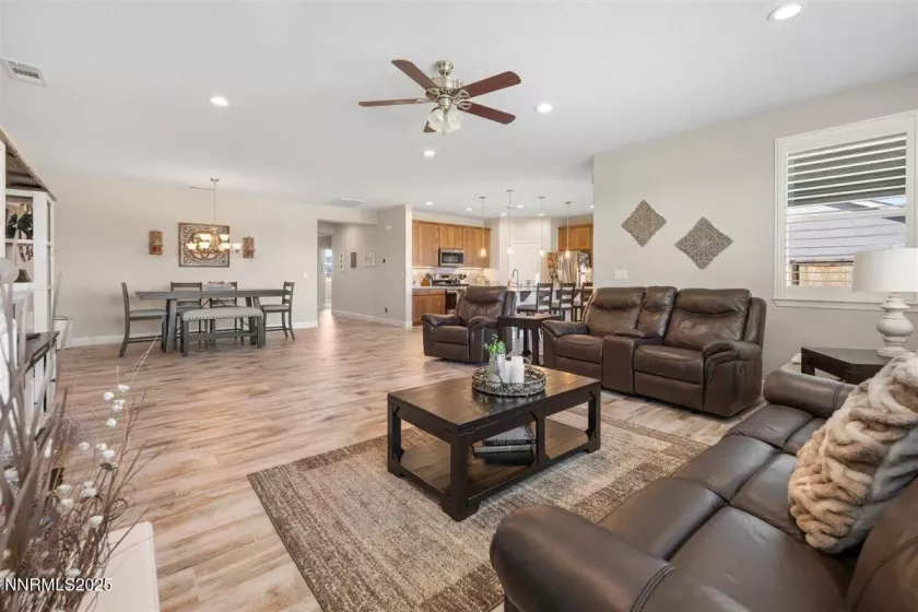 132 Midas, Spanish Springs, Nevada 89441, 4 Bedrooms Bedrooms, ,3 BathroomsBathrooms,Residential,Residential,Midas,250053107