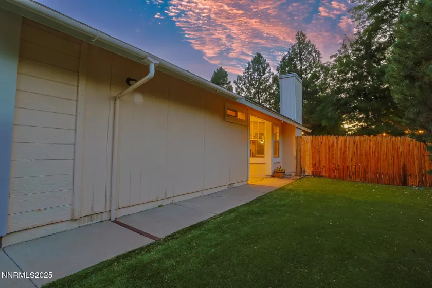 6320 Moon Ridge, Reno, Nevada 89523, 3 Bedrooms Bedrooms, ,2 BathroomsBathrooms,Residential,Residential,Moon Ridge,250053111