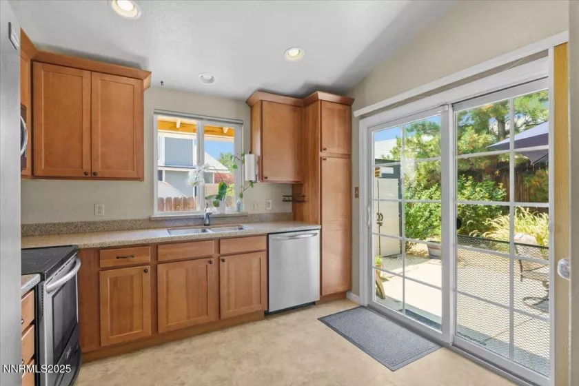 6320 Moon Ridge, Reno, Nevada 89523, 3 Bedrooms Bedrooms, ,2 BathroomsBathrooms,Residential,Residential,Moon Ridge,250053111
