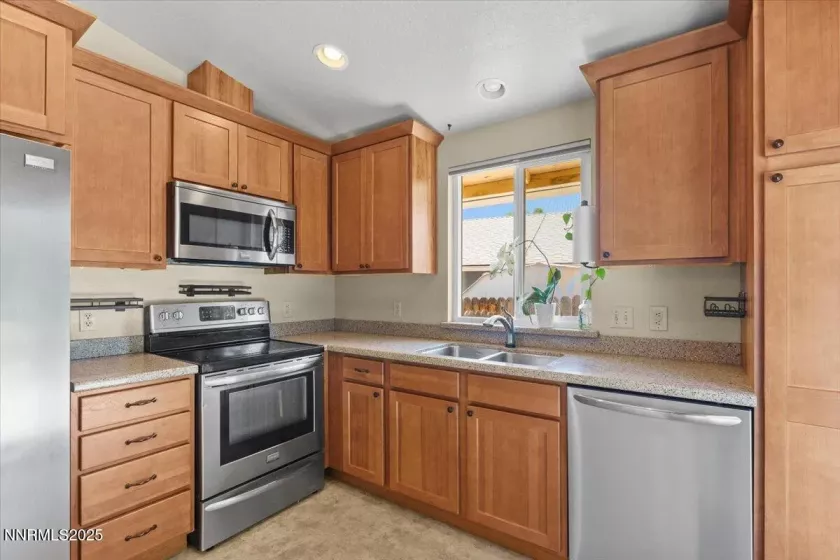 6320 Moon Ridge, Reno, Nevada 89523, 3 Bedrooms Bedrooms, ,2 BathroomsBathrooms,Residential,Residential,Moon Ridge,250053111