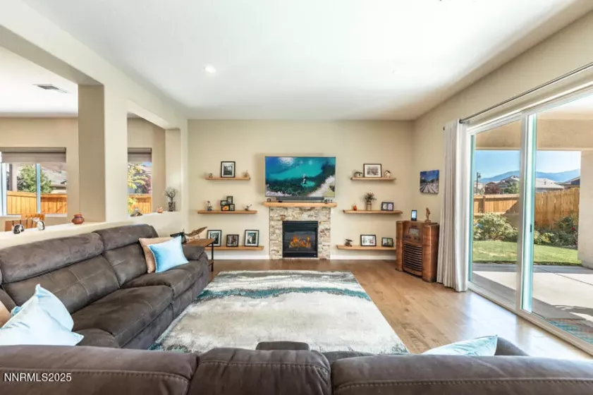 Great Room w/ Fireplace