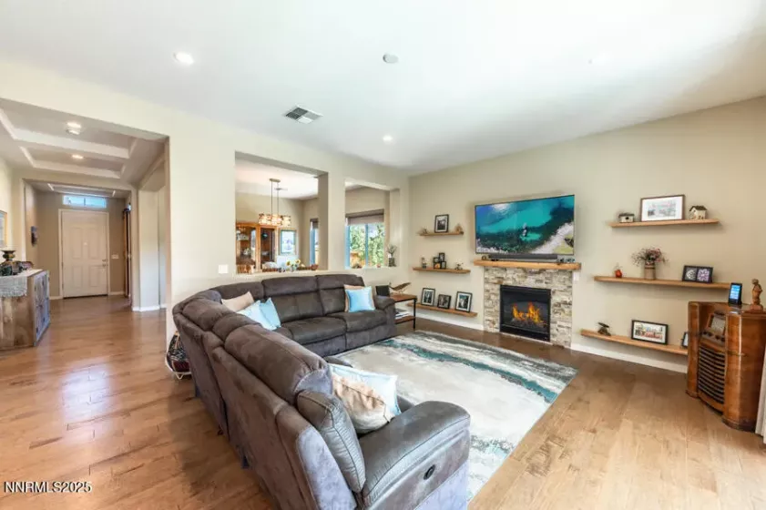 175 Niatross, Reno, Nevada 89521, 2 Bedrooms Bedrooms, ,3 BathroomsBathrooms,Residential,Residential,Niatross,250053115