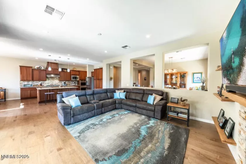 175 Niatross, Reno, Nevada 89521, 2 Bedrooms Bedrooms, ,3 BathroomsBathrooms,Residential,Residential,Niatross,250053115