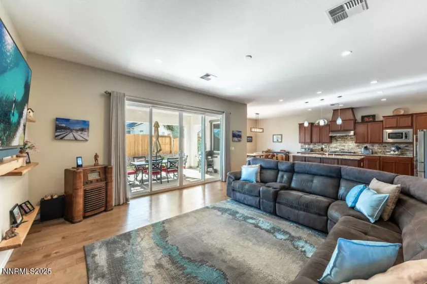 175 Niatross, Reno, Nevada 89521, 2 Bedrooms Bedrooms, ,3 BathroomsBathrooms,Residential,Residential,Niatross,250053115