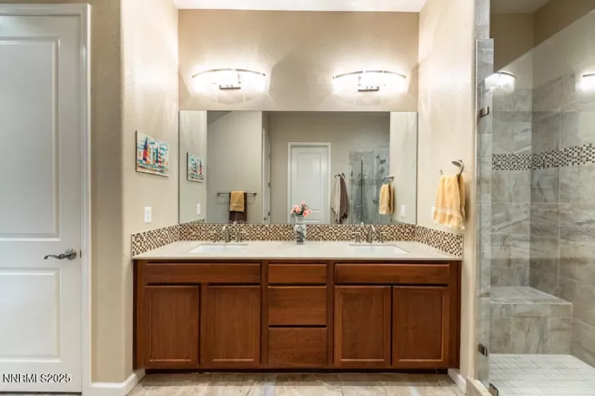 Dual Sinks