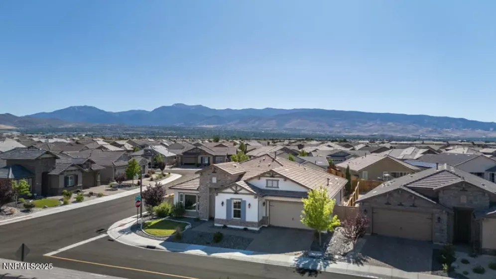 175 Niatross, Reno, Nevada 89521, 2 Bedrooms Bedrooms, ,3 BathroomsBathrooms,Residential,Residential,Niatross,250053115