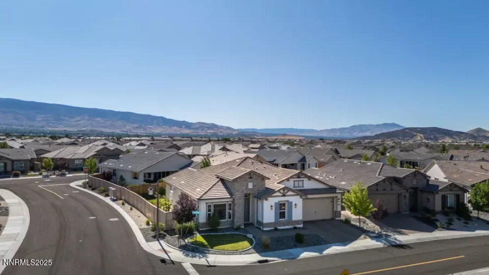 175 Niatross, Reno, Nevada 89521, 2 Bedrooms Bedrooms, ,3 BathroomsBathrooms,Residential,Residential,Niatross,250053115