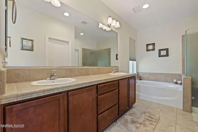6727 Equation, Sparks, Nevada 89436, 3 Bedrooms Bedrooms, ,2 BathroomsBathrooms,Residential,Residential,Equation,250053140
