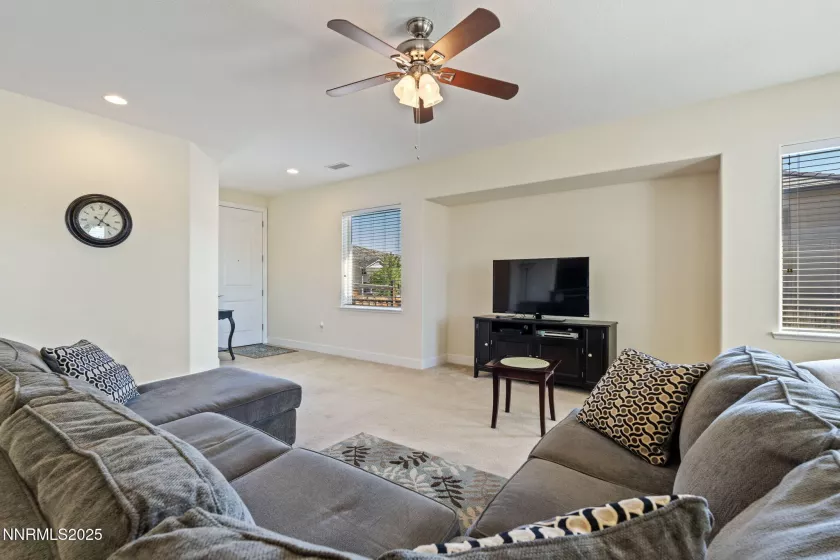 6727 Equation, Sparks, Nevada 89436, 3 Bedrooms Bedrooms, ,2 BathroomsBathrooms,Residential,Residential,Equation,250053140