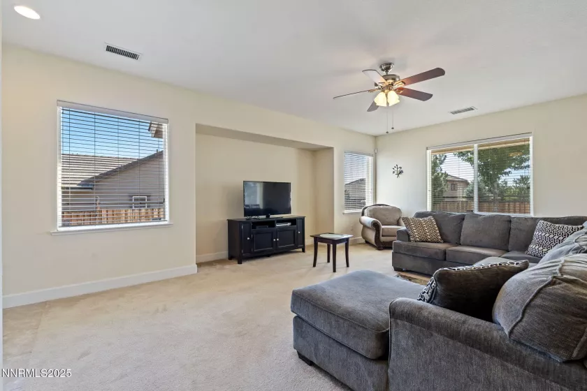 6727 Equation, Sparks, Nevada 89436, 3 Bedrooms Bedrooms, ,2 BathroomsBathrooms,Residential,Residential,Equation,250053140