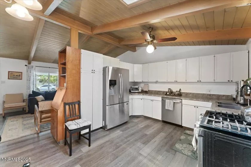 1124 Sbragia, Sparks, Nevada 89431, 3 Bedrooms Bedrooms, ,1 BathroomBathrooms,Residential,Residential,Sbragia,250053148