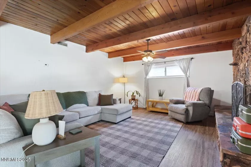 1124 Sbragia, Sparks, Nevada 89431, 3 Bedrooms Bedrooms, ,1 BathroomBathrooms,Residential,Residential,Sbragia,250053148
